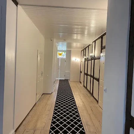 בית אירוח Gutshauszimmer Premium Neu Gaarz