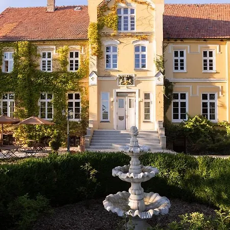 בית אירוח Gutshauszimmer Premium Neu Gaarz