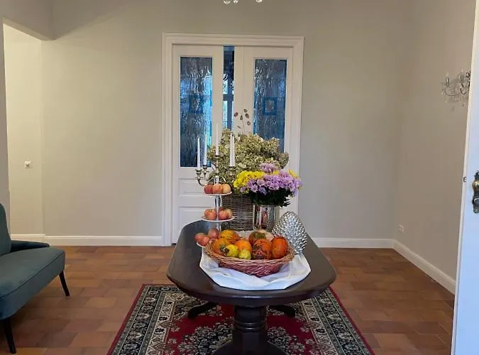 Rum i privatbostad Gutshauszimmer Premium Neu Gaarz