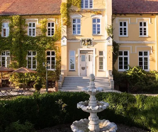 Rum i privatbostad Gutshauszimmer Premium Neu Gaarz